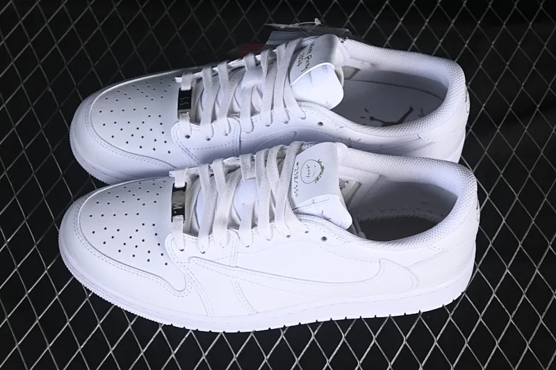 All categories Air Jordan Jordan series basketball shoes Air Jordan 1 Low foreign trade version Travis Scott x Fragment Design x Air Jordan 1 Low OG SP AJ1 Joe 1 family and friends limited pure white low-top cultural casual sneakers TD1228-111